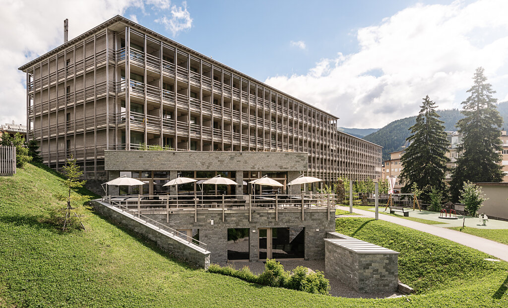 AMERON-Davos-LR-1.jpg